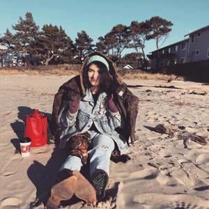 Meet your Posher, Lizzie